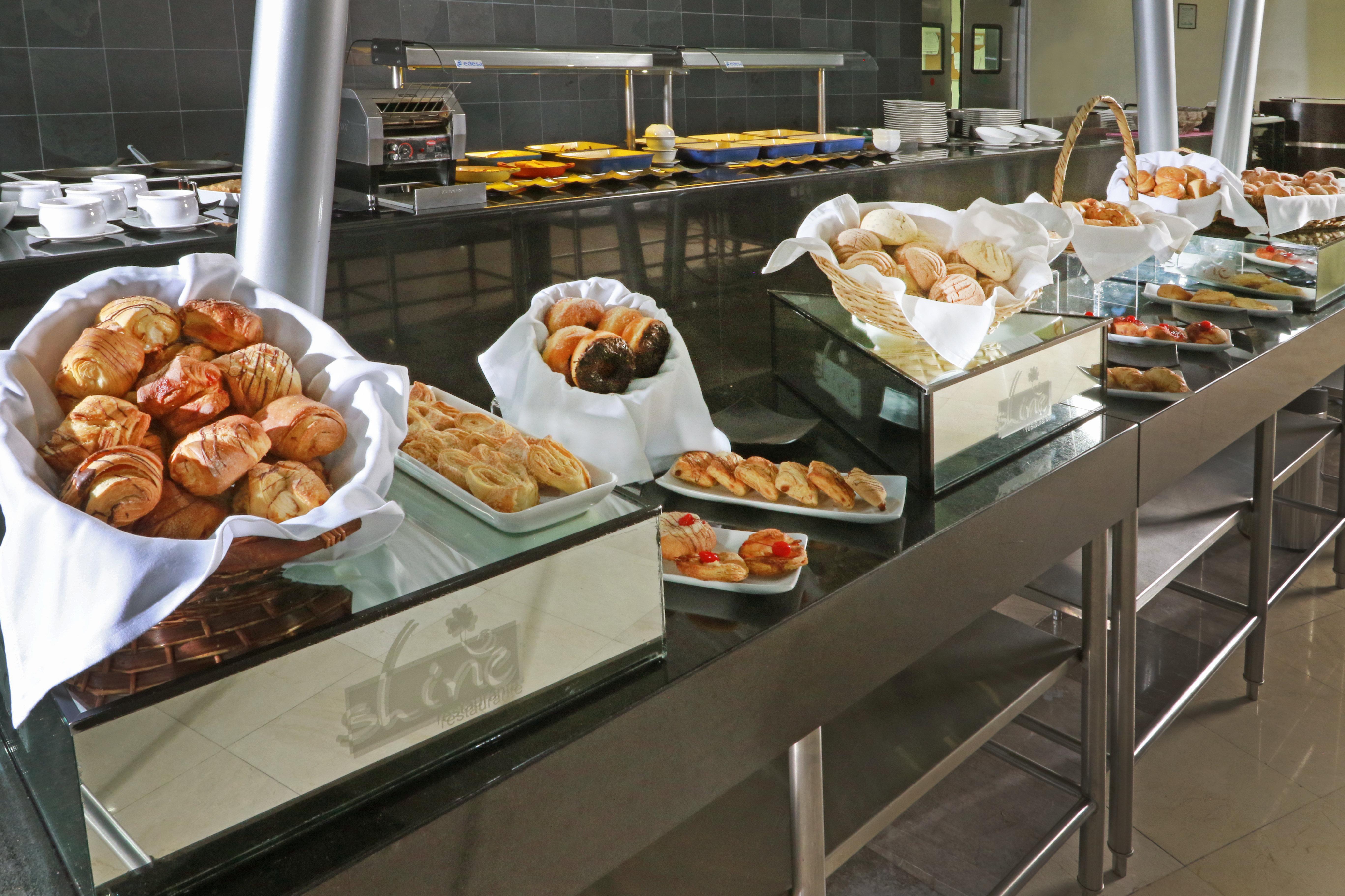 Crowne Plaza Leon By Ihg Hotell Exteriör bild